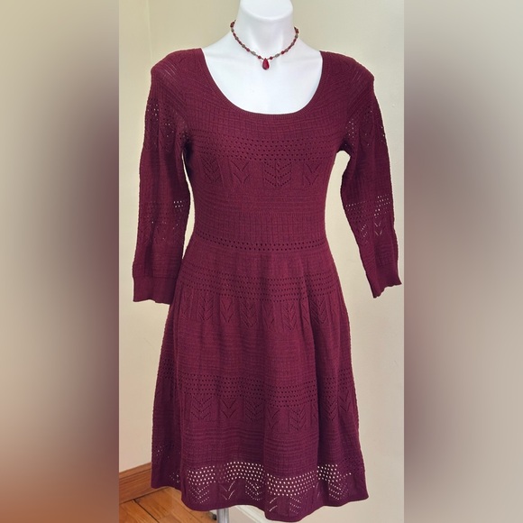 American Eagle Outfitters Dresses & Skirts - AEO American Eagle Outfitters 3/4 Sleeve, Burgundy, Knitted Dress Sz. L